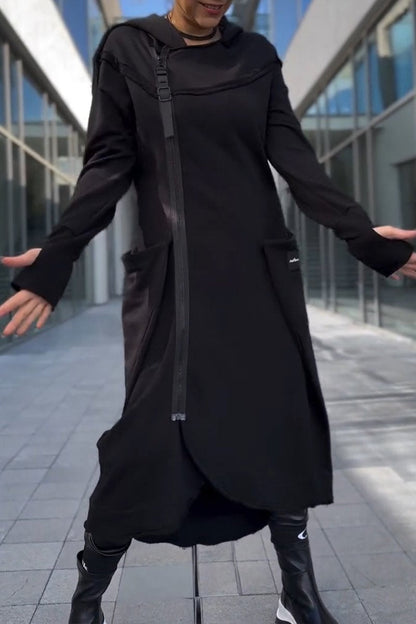 Esmée™ | Robe à capuche à manches longues et ourlet asymétrique