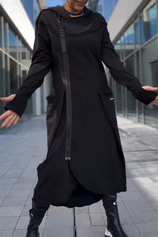 Esmée™ | Robe à capuche à manches longues et ourlet asymétrique