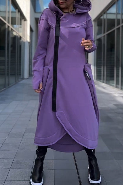 Esmée™ | Robe à capuche à manches longues et ourlet asymétrique